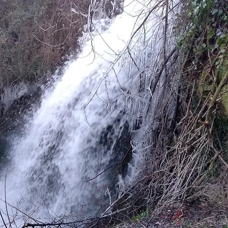 Waterfall Country house *