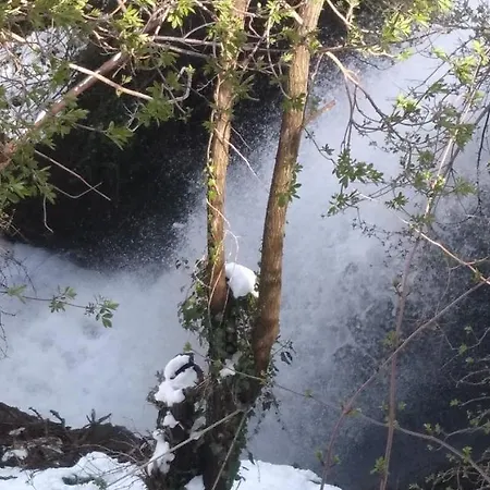 Летний дом Waterfall